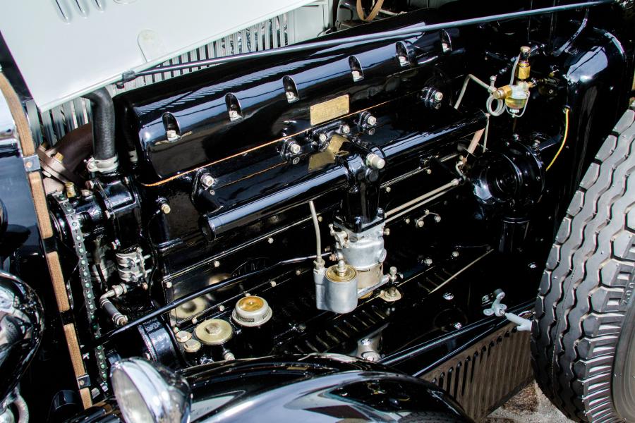 Моторный отсек Delage D8C Cabriolet par Chapron 1930 года  (фото 13 из 13)